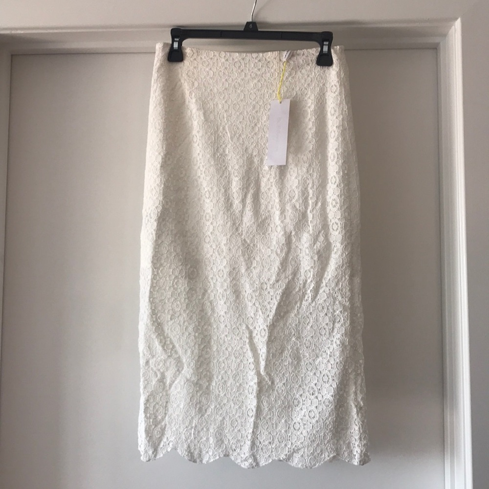 BCBGeneration white Pencil Lace  Skirt - Size 6